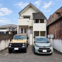 福岡県糸島市前原西の売買物件/建物裏に駐車場。