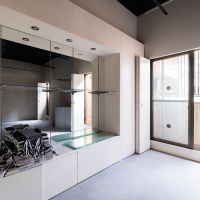 福岡市中央区赤坂の賃貸物件/鏡とガラスの飾り棚。ここはそのまま使いたい。