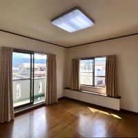 福岡市早良区四箇の売買物件/2階には洋室が2部屋あります。