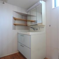 福岡市早良区四箇の売買物件/洗面台はシンプルなデザインです。