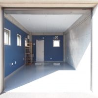 福岡市西区横浜の賃貸物件/シャッター、シンク付きのガレージ