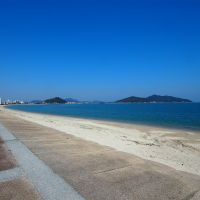 福岡市西区今宿駅前の賃貸物件/白い砂浜、青い海。