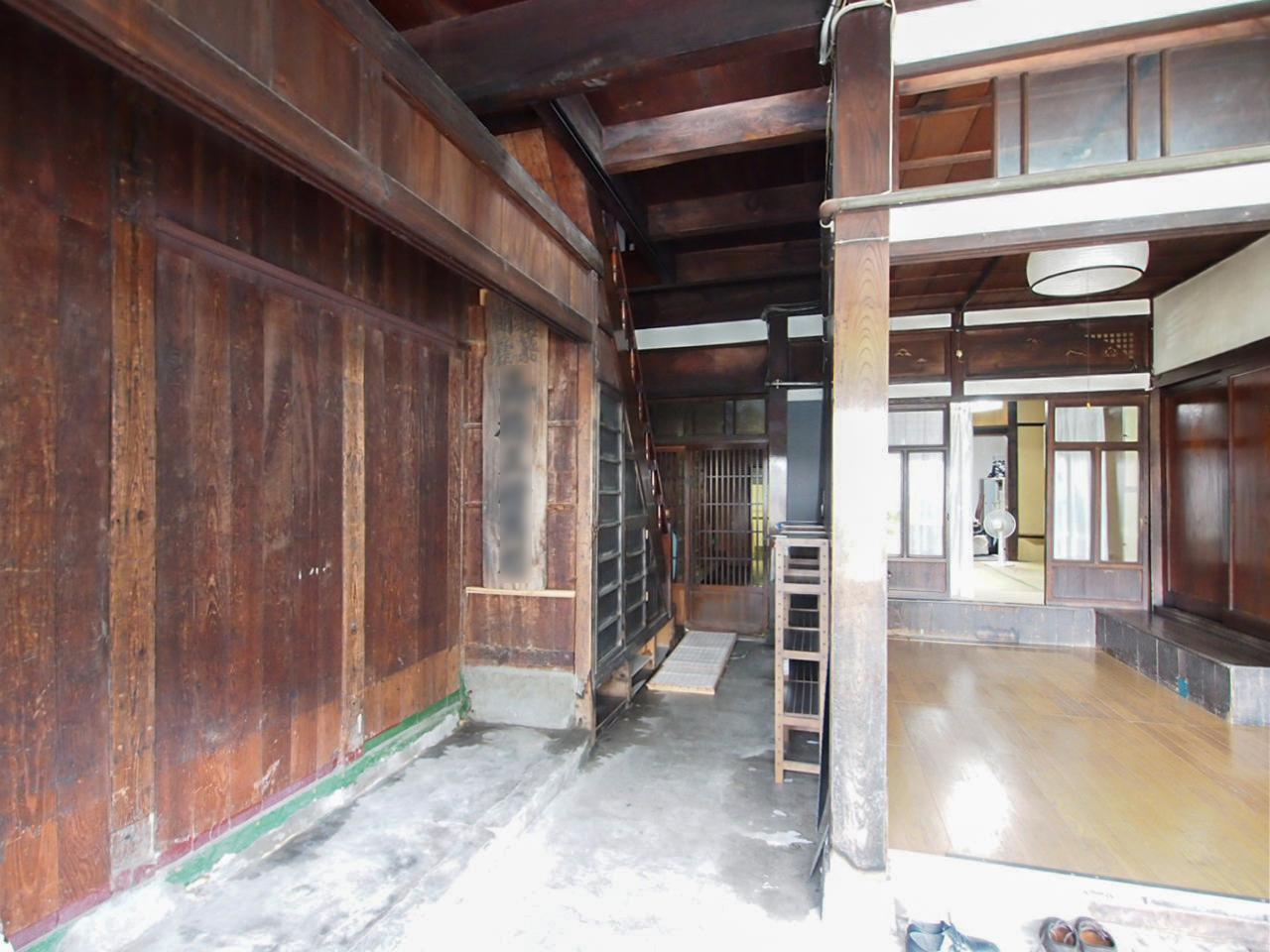 福岡市博多区下呉服町の売買物件/奥へと続く通り庭