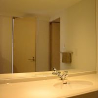 福岡市東区香椎浜の売買物件/大きな鏡の洗面台