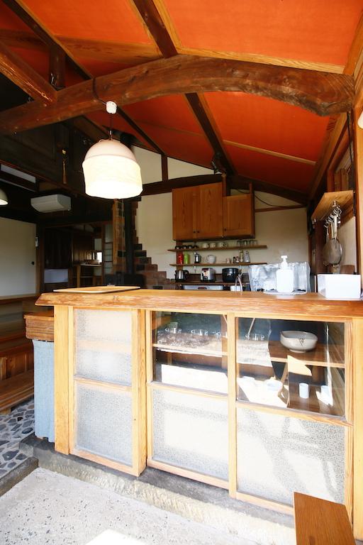 姶良市蒲生町の売買物件/ちょうど良い陳列棚？食器棚にするよりパンを並べたい。