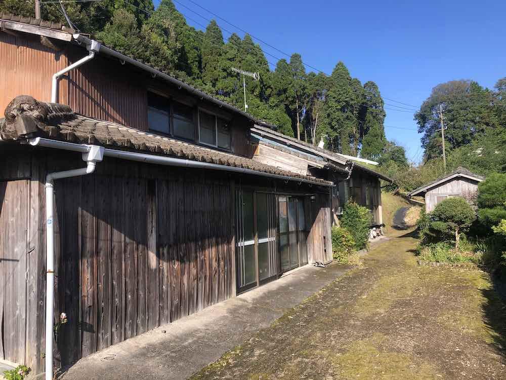 日置市伊集院町の売買物件/なかなか年季入ってます