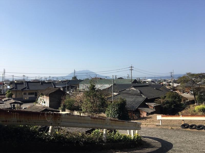 霧島市国分上井の売買物件/裏道を少し登れば桜島が。