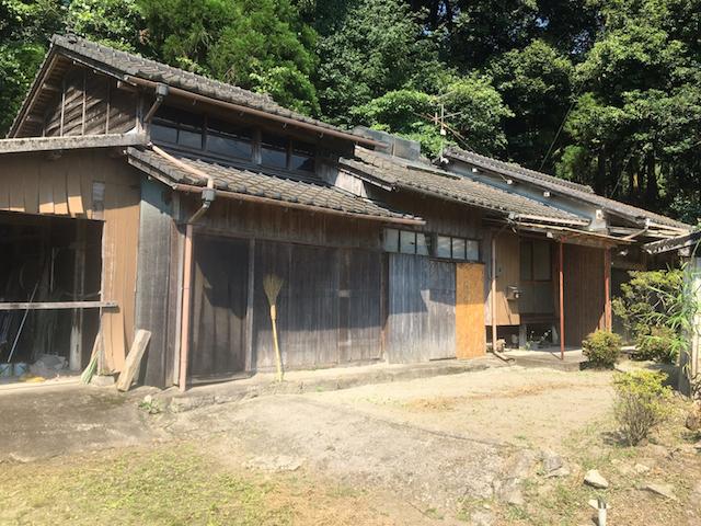 鹿児島市本城町の売買物件/少し手を加えれば問題なく住めそうです。