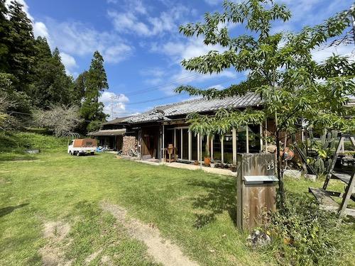 姶良郡湧水町の売買物件/綺麗に手入れされた敷地