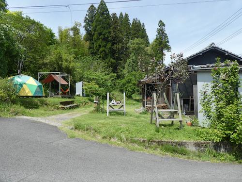 姶良郡湧水町の売買物件/何よりも目を引くお庭のテント