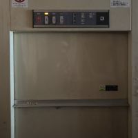 鹿児島市東千石町の売買物件/リフト。1階から3階まで料理を運んでくれます。