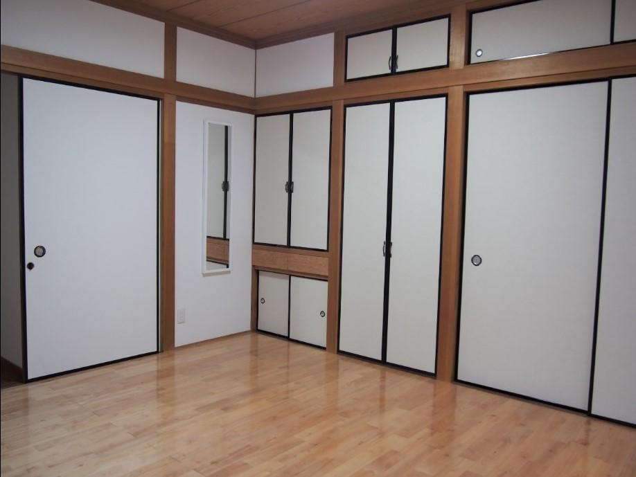 鹿児島市下荒田の賃貸物件/和室をリノベーションした部屋。収納が多いのは、和室ならでは。