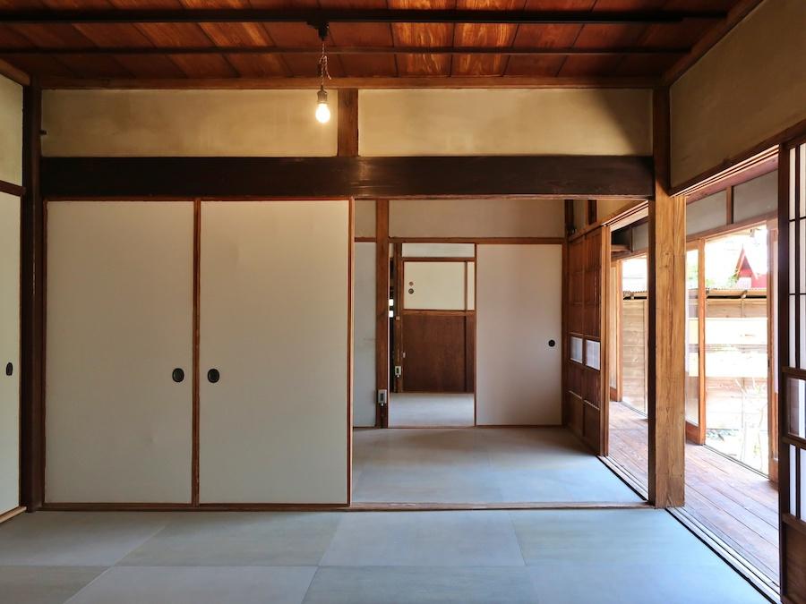 鎌倉市坂ノ下の賃貸物件/柱に「洗い」をかけることで味わいが輝く