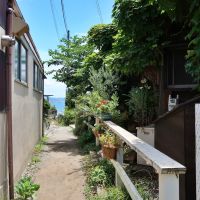 鎌倉市坂ノ下の賃貸物件/海に続く細い道