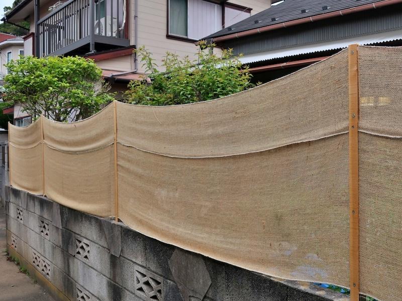 鎌倉市坂ノ下の賃貸物件/外構の工事前｜ジュートという自然素材で「見る・見られる」の実験
