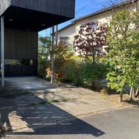 鎌倉市山ノ内の賃貸物件/駐車場｜バルコニー下が駐車場です。