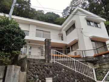 逗子市山の根三丁目の売買物件/ホワイトシェアハウス