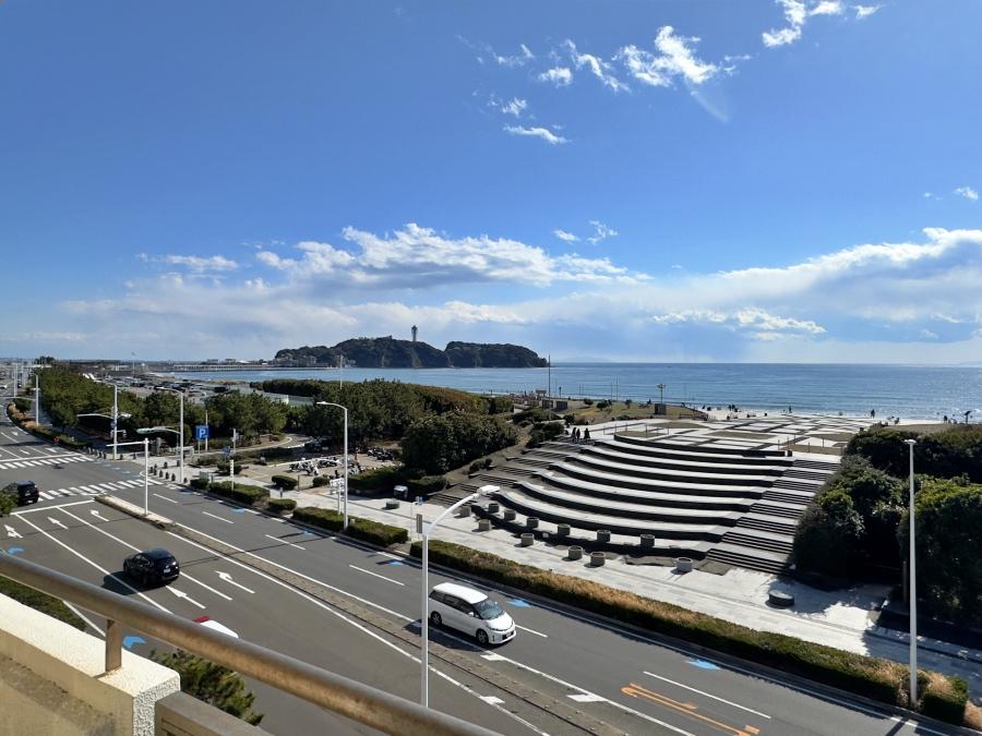 藤沢市鵠沼海岸一丁目の賃貸物件/南東の眺望｜シーキャンドルがくっきりと見える江ノ島