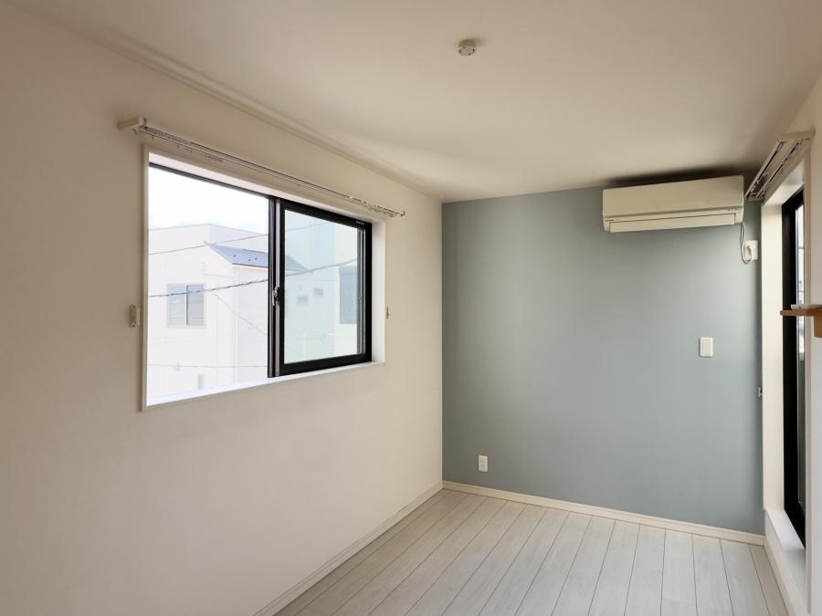 鎌倉市長谷二丁目の賃貸物件/3階6.4帖の洋室｜この部屋からは海が望めます