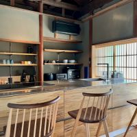 鎌倉市極楽寺の売買物件/キッチンカウンターはバーカウンターにも