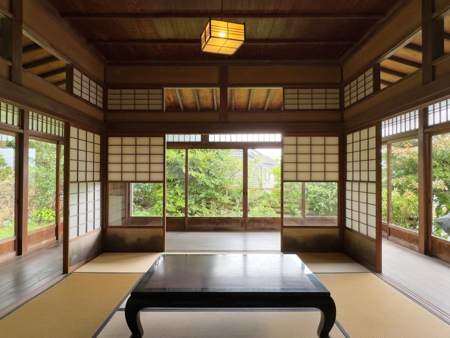 葉山町下山口の売買物件/1階和室｜時を重ねた建具や化粧材ならではの美しさ、職人さんの技が見える細部の意匠や納まりに、つい見惚れてしまいた