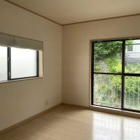 鎌倉市十二所の賃貸物件/2階洋室6帖│二面採光で、バルコニー付き