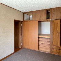 葉山町堀内の売買物件/東側6帖洋室の収納