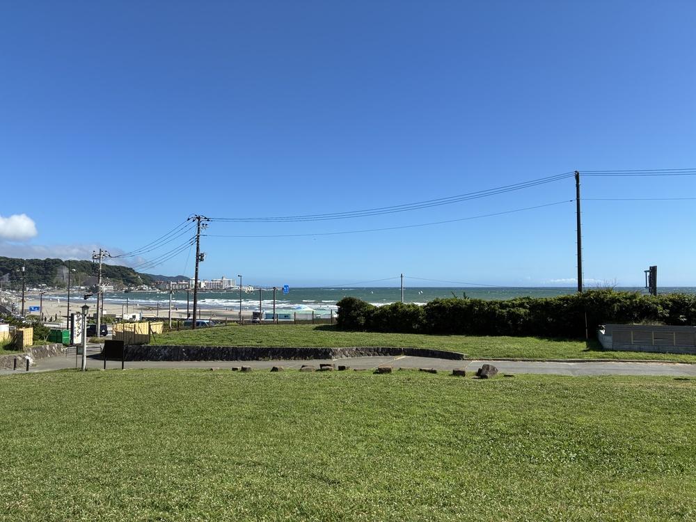 鎌倉市由比ガ浜四丁目の賃貸物件/周辺｜由比ガ浜海浜公園までは徒歩1分以内