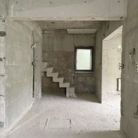 鎌倉市笛田五丁目の売買物件/1階│玄関から見た室内の様子