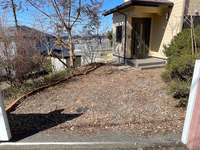 鎌倉市大船の売買物件/玄関前に駐車スペース