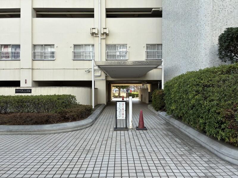 藤沢市鵠沼東の賃貸物件/マンションエントランス