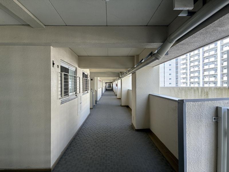 藤沢市鵠沼東の賃貸物件/共用部（廊下）