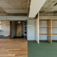 横浜市神奈川区松本町三丁目の賃貸物件/LDK｜床の下地は以前のものを使いつつ、フローリングとシックな緑のフロアタイルで仕上げました