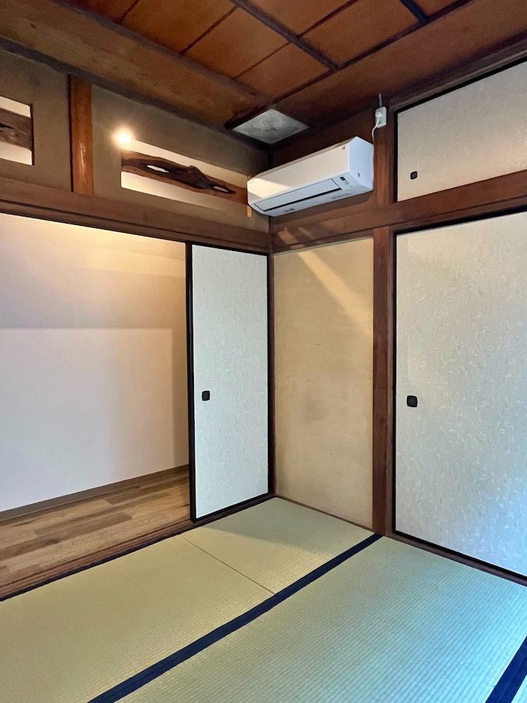 鎌倉市御成町の賃貸物件/#05には奥に続く収納がある