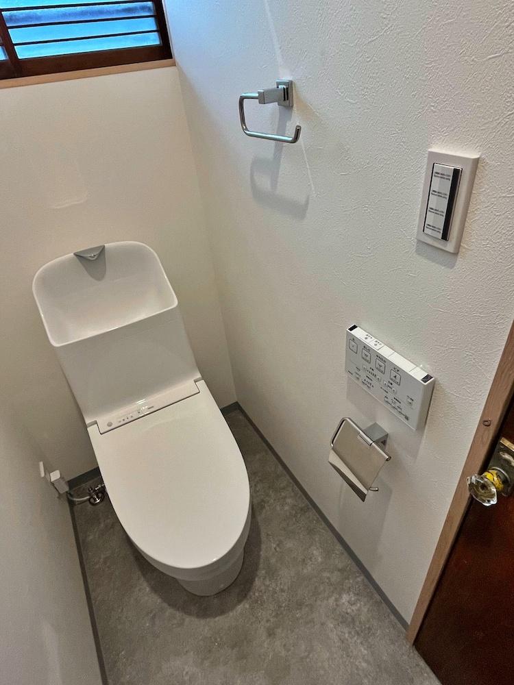 鎌倉市御成町の賃貸物件/2階のトイレは扉の取手が好き