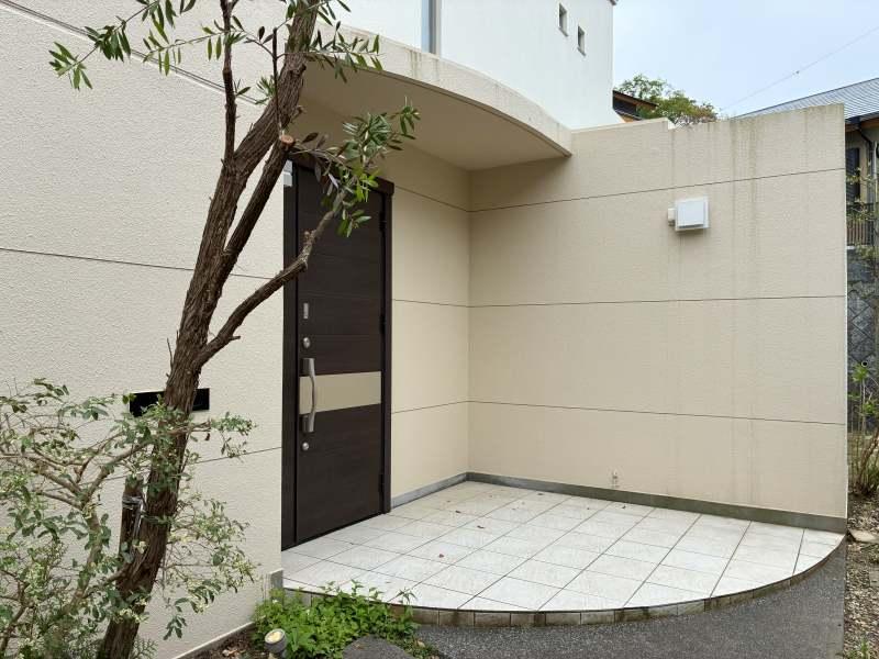 鎌倉市笛田五丁目の売買物件/玄関ポーチ
