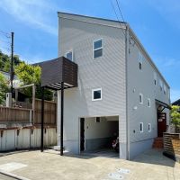 葉山町下山口の売買物件/車はガレージ内1台、外に２台は置けます