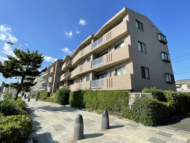 藤沢市鵠沼海岸二丁目の売買物件/マンションの外観（写真・売主提供）