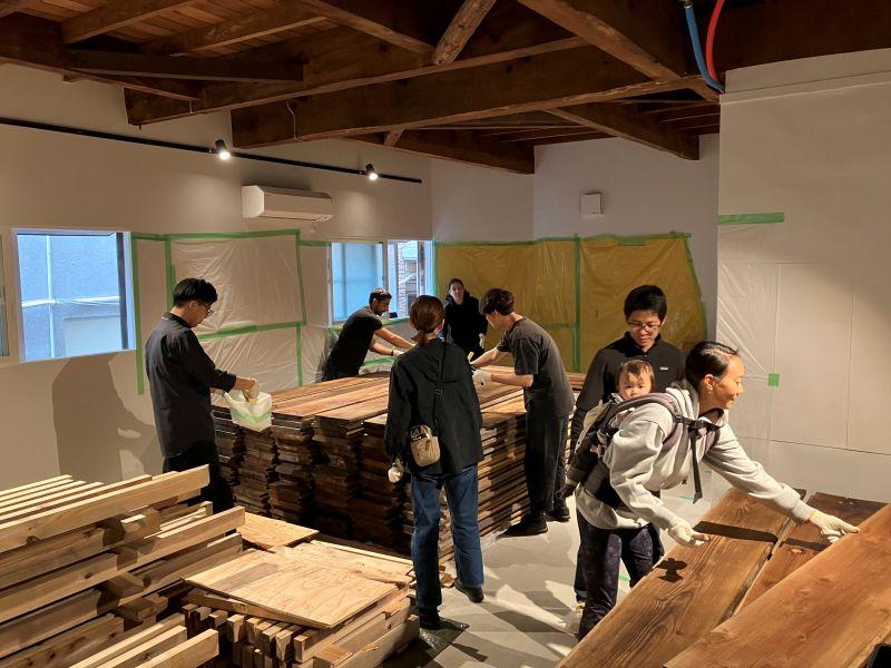 鎌倉市御成町の賃貸物件/製作過程｜鎌倉に短期ステイしている海外の方の力も借りて外壁を塗装しました。
