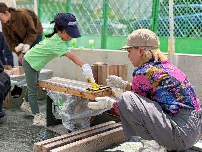 鎌倉市御成町の賃貸物件/製作過程｜地元の子供たちが塗った垂木も、見上げればそこに。