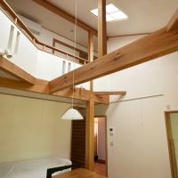 鎌倉市扇ガ谷四丁目の売買物件/リビングの吹き抜け｜現しの梁がかっこいい