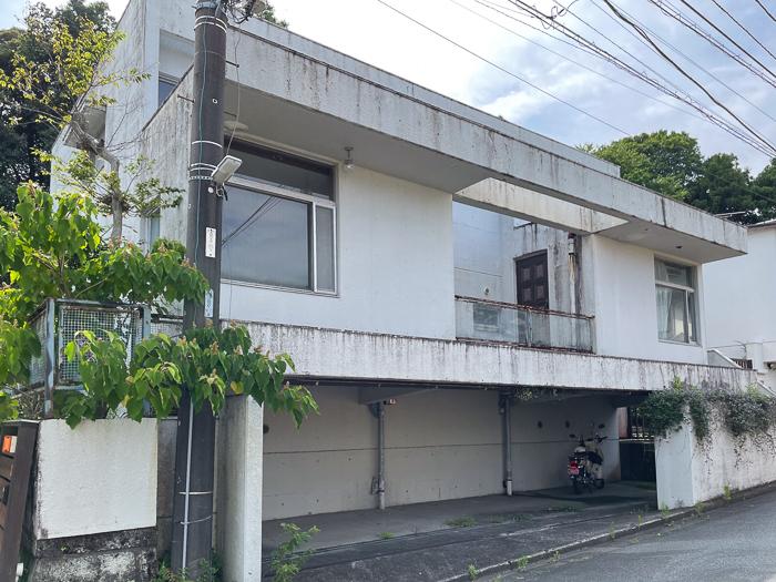鎌倉市二階堂の売買物件/ガレージは縦列で２台
