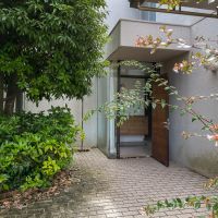 鎌倉市二階堂の売買物件/母屋、玄関方向