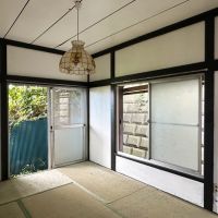 横須賀市船越町四丁目の売買物件/和室その3｜南側が擁壁となっているので、こちら側は暗めです