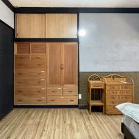 三浦市三崎町諸磯の売買物件/壁面に洋服箪笥