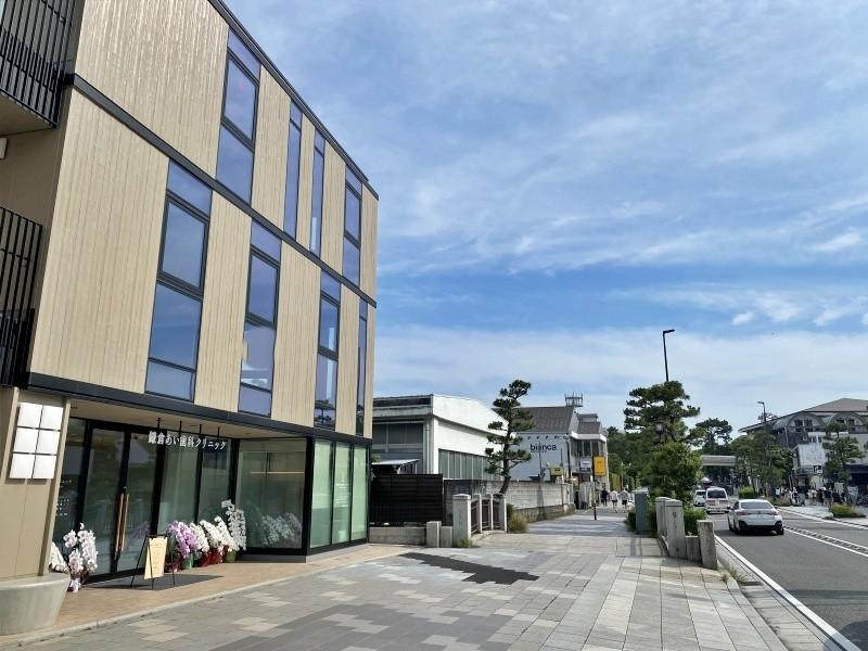 鎌倉市由比ガ浜二丁目の賃貸物件/1階には歯科医院が開院。2階、3階の募集となります