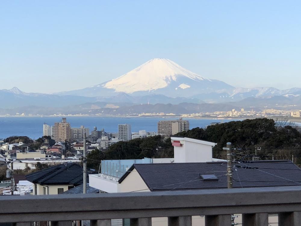 鎌倉市七里ガ浜二丁目の賃貸物件/気象条件がいいと富士山が見えるそうです（オーナー提供写真）