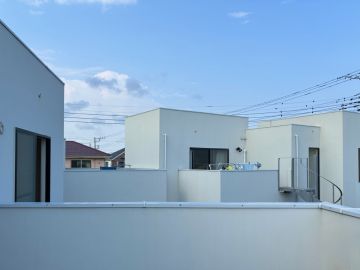 藤沢市鵠沼海岸七丁目の賃貸物件/白の街並 <D号室>