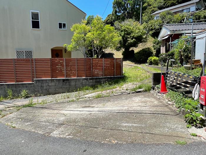 葉山町堀内の売買物件/敷地入り口部分。これから整地予定です