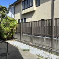 鎌倉市笹目町の賃貸物件/庭と言っても、砂利だったりなので、鉢植えでなにか育てようか